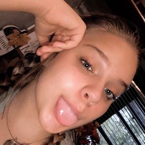 Meet your Posher, Abigail